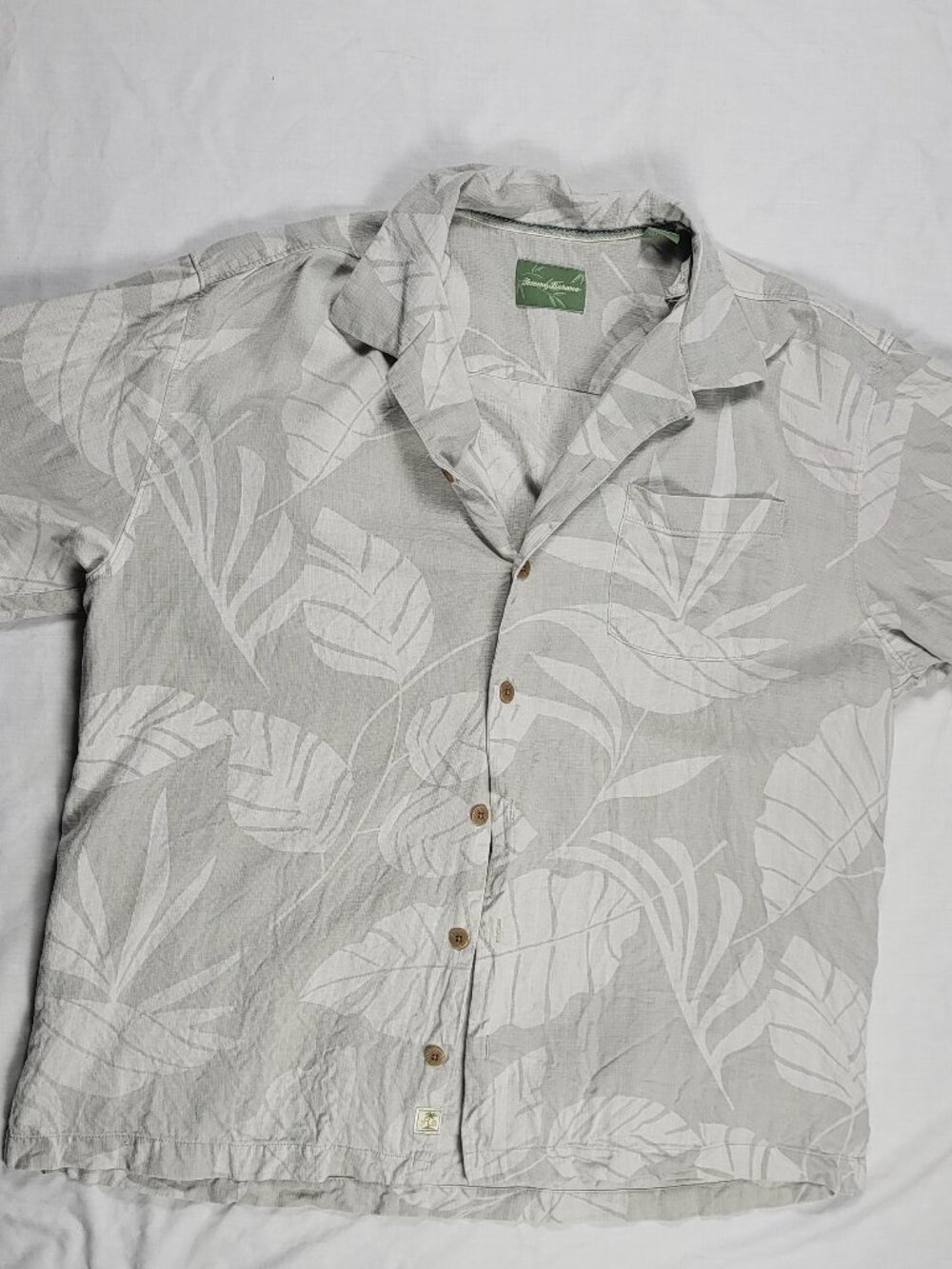 Tommy Bahama Men's Large Hawaiian Shirt Silk Floral Gray Green Beach Travel